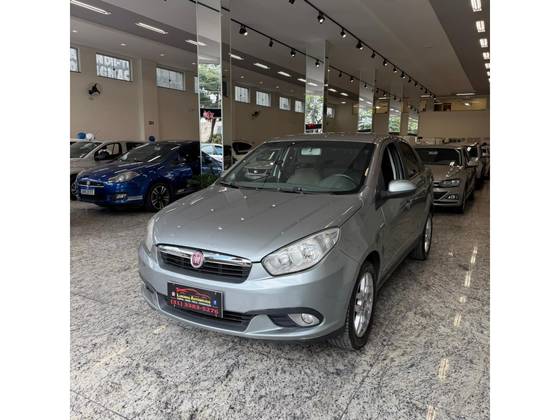 FIAT GRAND SIENA 1.6 MPI ESSENCE 16V FLEX 4P MANUAL FIAT GRAND SIENA 1.6 MPI ESSENCE 16V FLEX 4P MANUAL